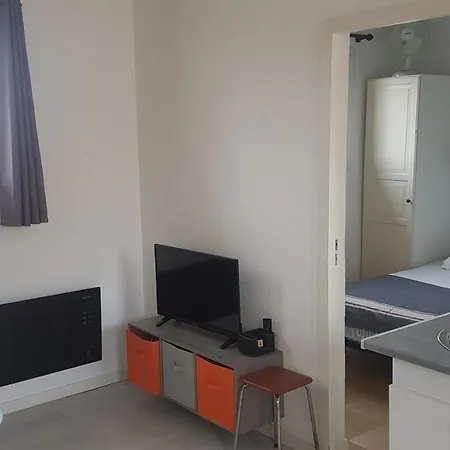 Appartement T2 Avec à St Pierre La *
